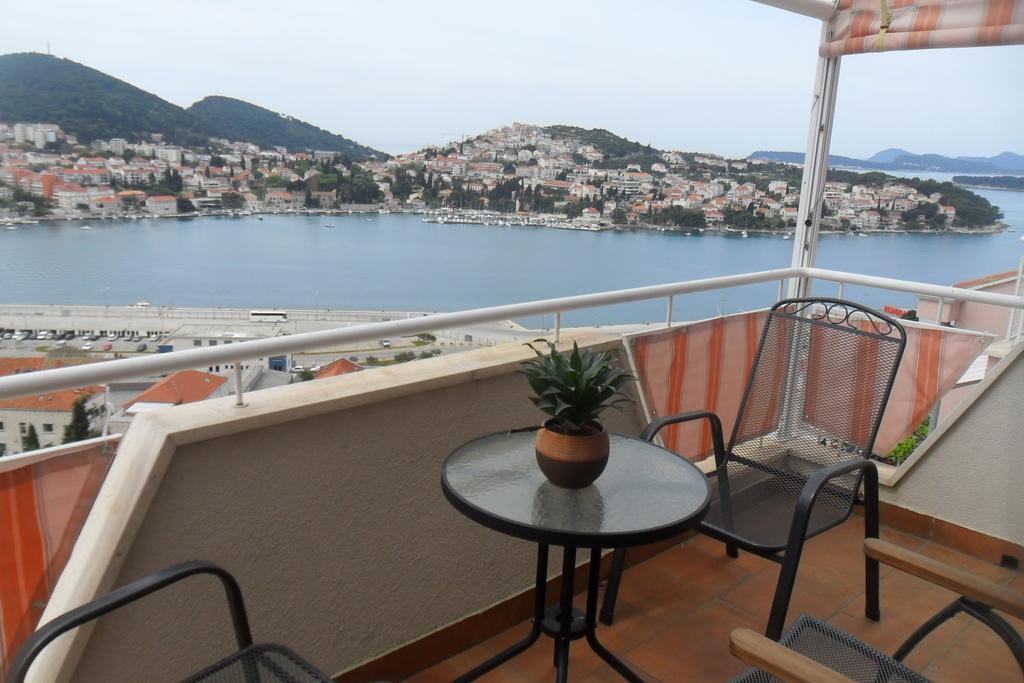 Rooms Anela With Large Common Tarrace And Beautiful Sea View ดูบรอฟนิก ห้อง รูปภาพ